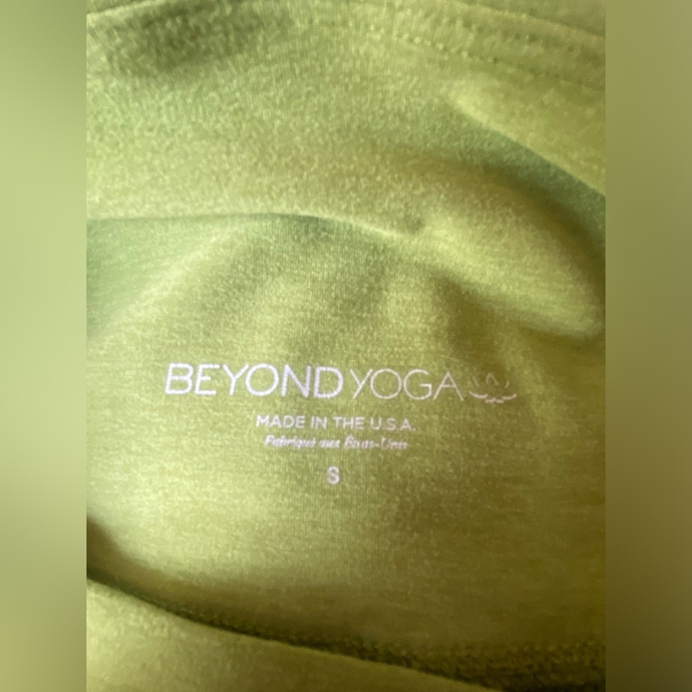 Beyond Yoga Spacedye Out Of Pocket High Waisted Capri Legging in Fern Green ~ S - Picture 9 of 9